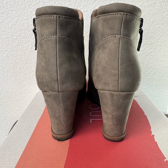 Soul Naturalizer Haley booties light gray size 6.5 🩶🩶 - Picture 7 of 12